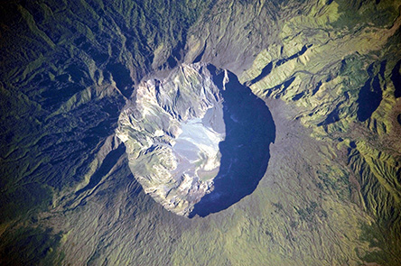 2009_tambora_iss02-e-06563.jpg