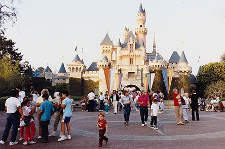 sleeping_beauty_castle_anaheim_2014